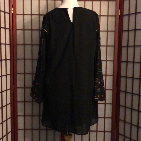 Boohoo Embroidered Shift Dress - Picture 8 of 8